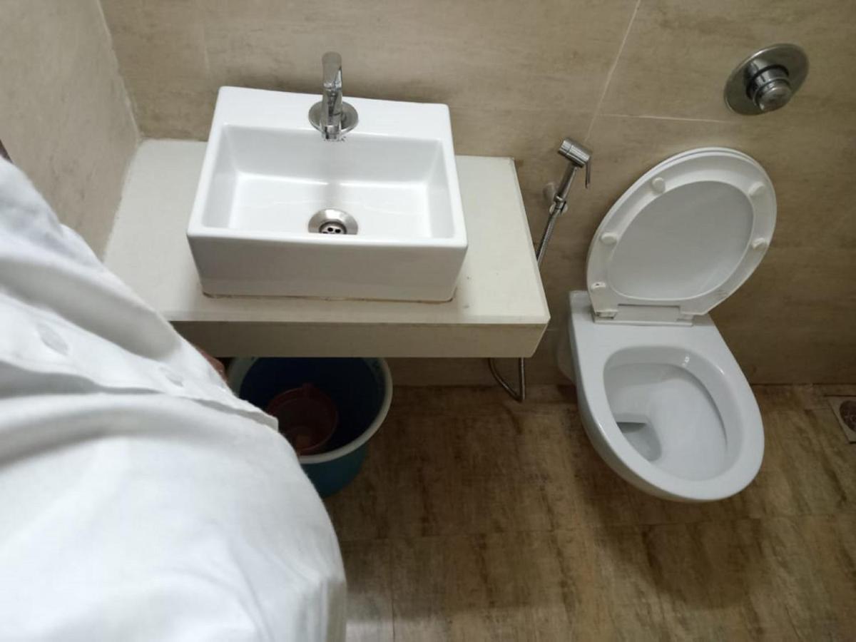 Hotel Sai Deep Lodging By Wb Inn Navi Mumbai Bagian luar foto