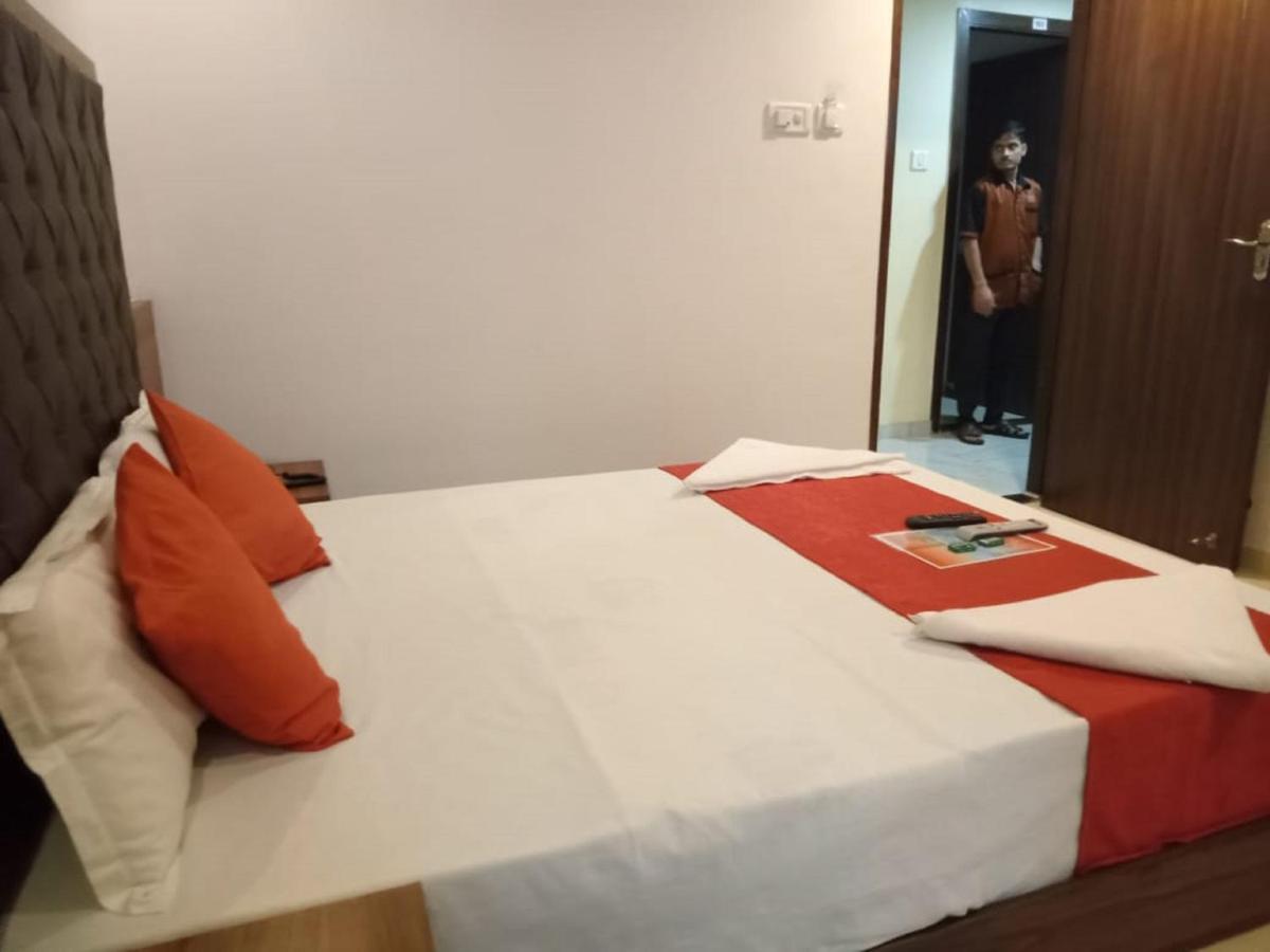 Hotel Sai Deep Lodging By Wb Inn Navi Mumbai Bagian luar foto